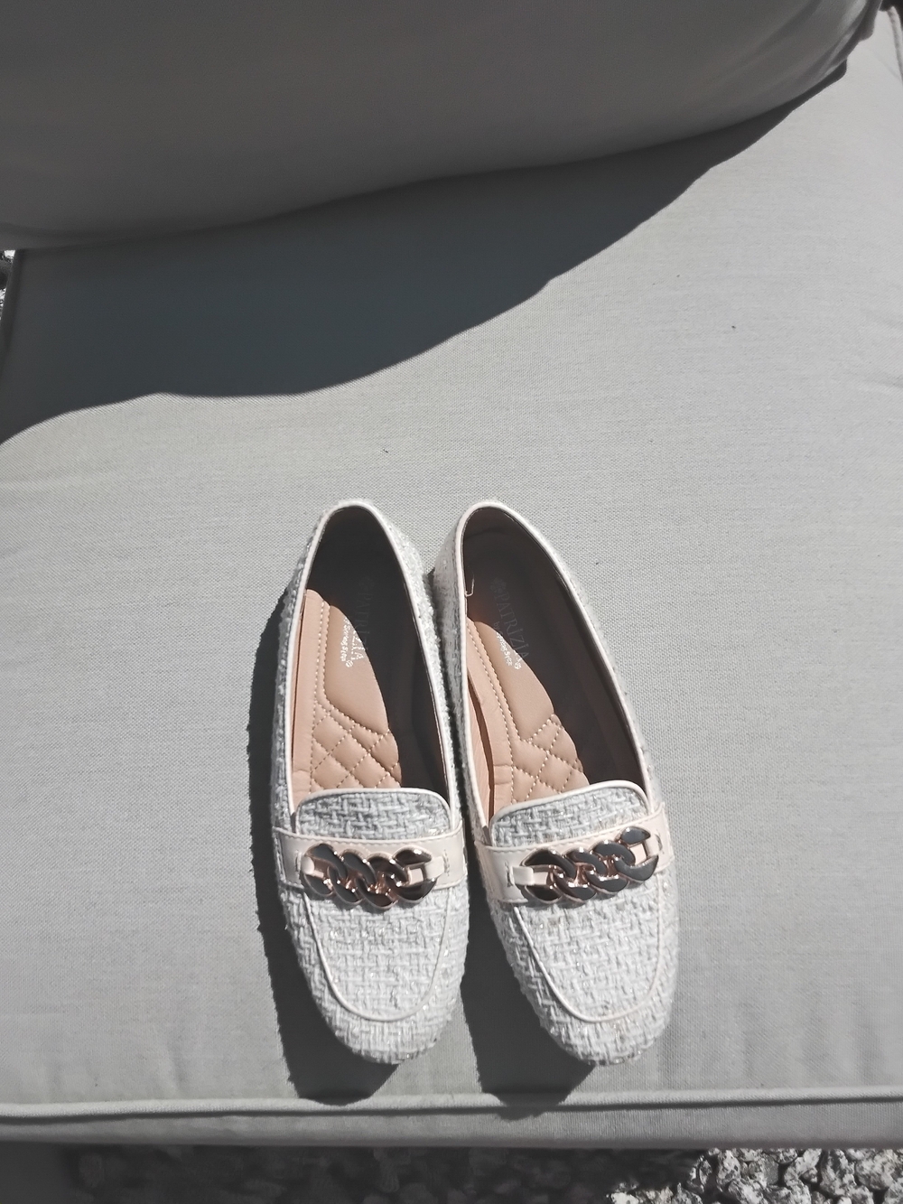 Tweed White Women’s Loafers with Gold Chain Accent NWAT Size 8.